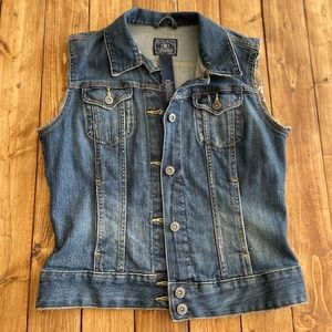 Lucky Brand Classic Denim Vest/ jean vest